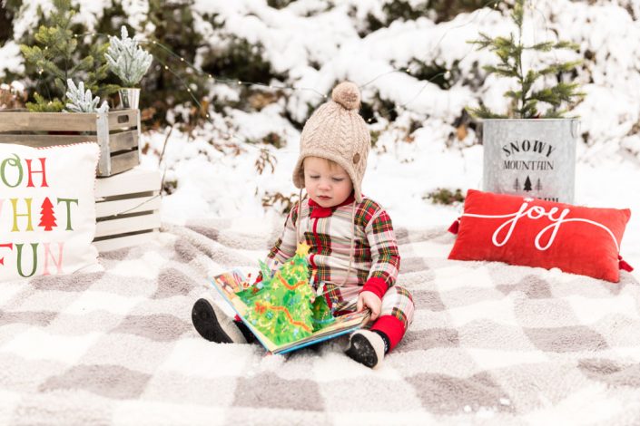 Cute Holiday pajama mini sessions in Reno by Reno Family Photographer