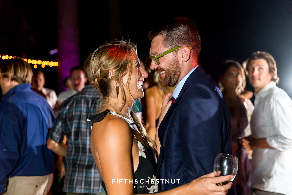 guests dance together at a © 2017 Fifth and Chestnut Photo Co. | fifthandchestnut.com