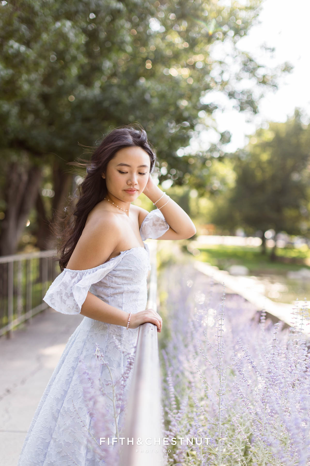 Bridgerton inspired senior portraits at UNR by Reno Senior Photographer